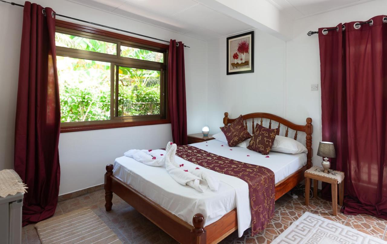 Dream Holiday Self Catering 라디게 외부 사진