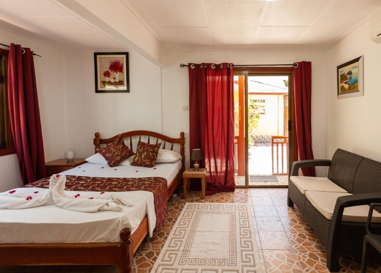Dream Holiday Self Catering 라디게 외부 사진